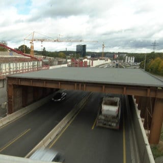 Er ist 850 Meter lang, 37 Meter breit und 100 Millionen Euro teuer - der Tunnel zwischen Böblingen und Sindelfingen. 