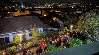 Trauermarsch mit Kerzen in Esslingen