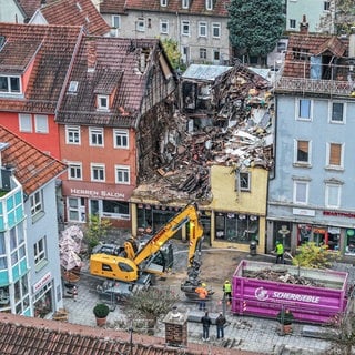 Nach einem Brand in Esslingen ist das betroffene Haus in der Altstadt bis auf die Grundmauern abgebrannt.