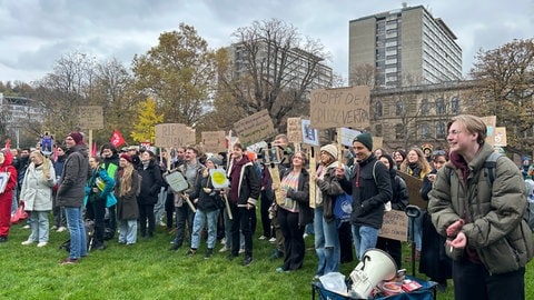 Studierendenproteste in Stuttgart gegen das neue Hochschulfinanzierungsgesetz.