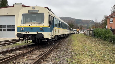 Die alten "Wiesel" werden nicht repariert, sie werden auch nach der geplanten Instandsetzung der Strecke nicht mehr im Wieslauftal verkehren. 