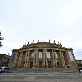 Das Opernhaus der Staatsoper Stuttgart. Die Sanierung soll sich um mehrere Jahre verzögern.