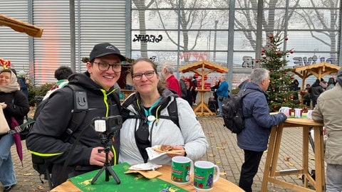 Besucher Mone und Timo auf dem Aldi-Weihnachtsmarkt