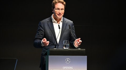 Ola Källenius, Vorstandsvorsitzender der Mercedes-Benz Group AG, spricht bei einer Eröffnungsfeier