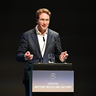 Ola Källenius, Vorstandsvorsitzender der Mercedes-Benz Group AG, spricht bei einer Eröffnungsfeier