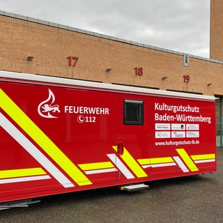 Der erste Notfall-Container zum Schutz von Kulturgut im Katastrophenfall vor der Feuerwehr in Ludwigsburg