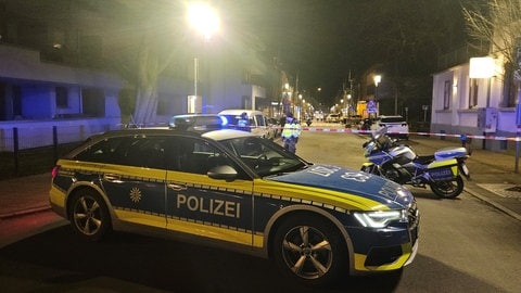 Die Polizei hatte nach einem Mann mit einer Schusswunde einen Tatort in Stuttgart-Mingeden abgehalten. 