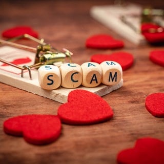 Symbolbild "Love Scamming"