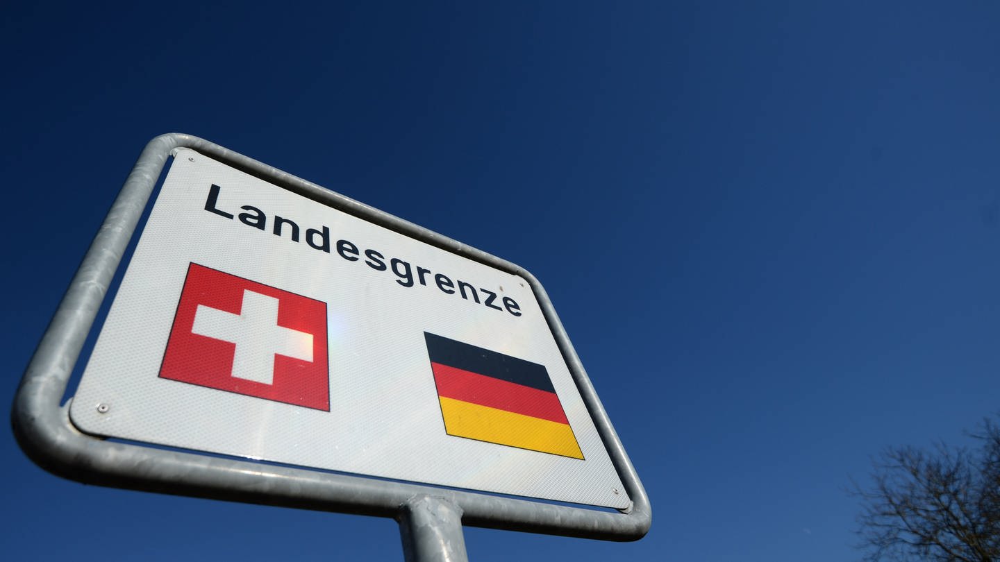 Die Schweiz hat wegen gestiegener Corona-Infektionen die Einsreisebestimmungen verschärft.