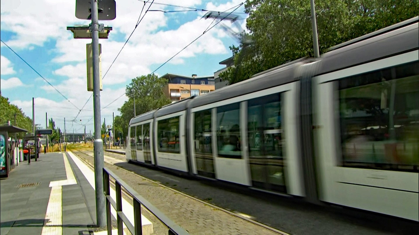 Nach Gewaltausbrüchen Tram fährt wieder nach Straßburg SWR Aktuell