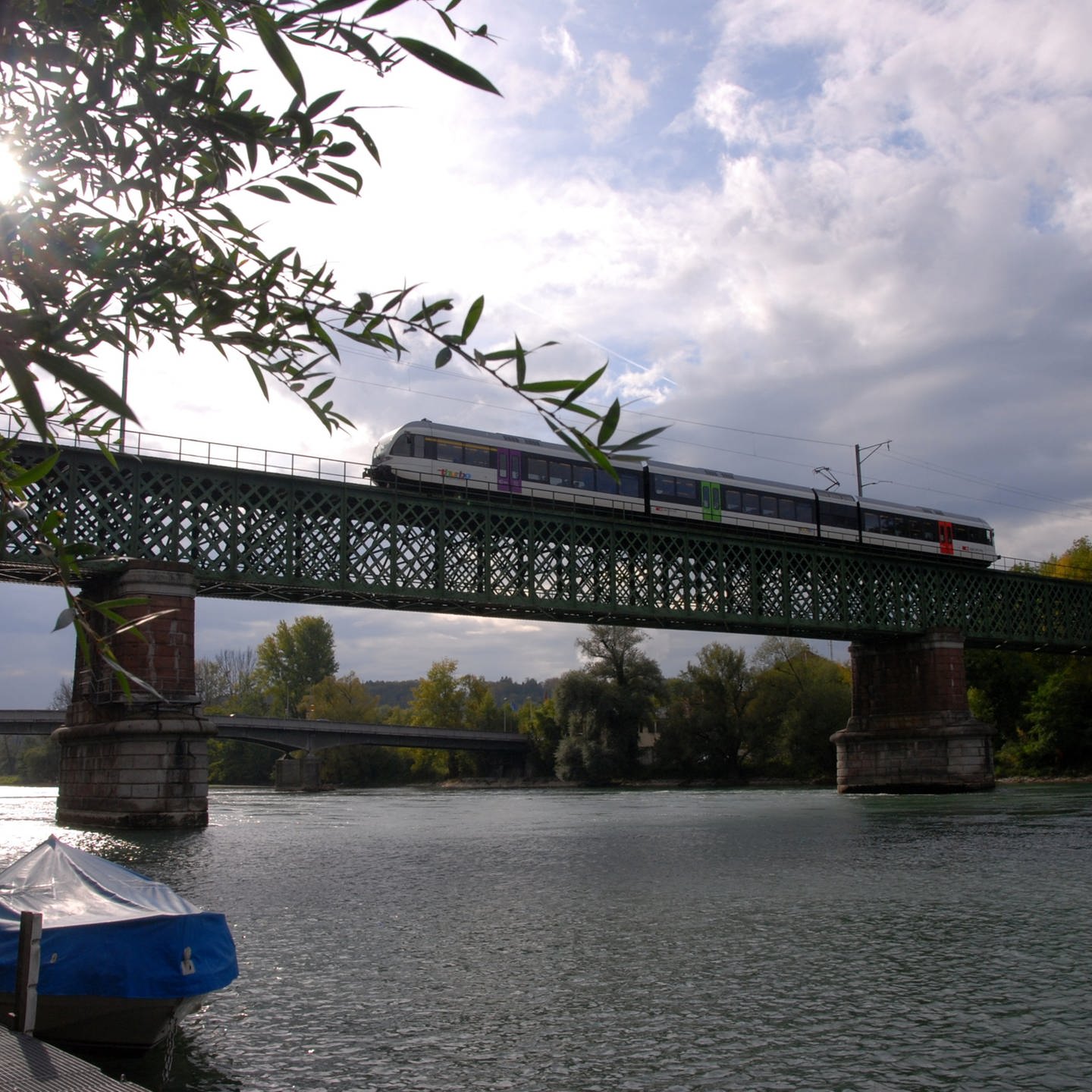 Waldshuter Eisenbahnbrücke über Den Rhein Bleibt Gesperrt Swr Aktuell 8090