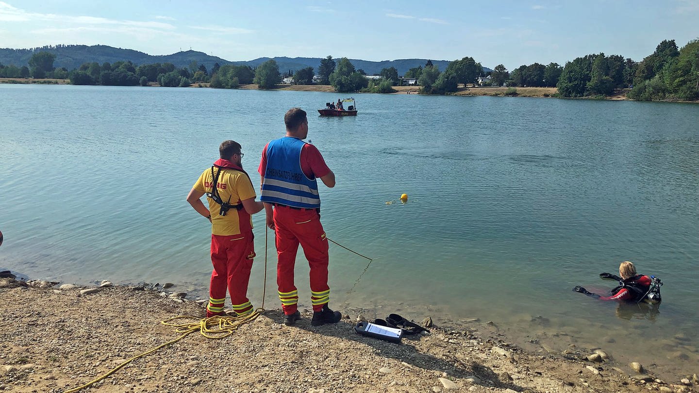 Suche nach einem vermissten Schwimmer im Gifizsee bei Offenburg