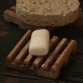Edle Seife in einer Seifenmanufaktur im Elsass.