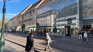 Galeria Karstadt Kaufhof will mindestens ein Drittel seiner Filialen schließen. Davon betroffen könnte der ehemalige Karstadt in Freiburg sein.