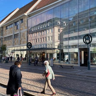 Galeria Karstadt Kaufhof will mindestens ein Drittel seiner Filialen schließen. Davon betroffen könnte der ehemalige Karstadt in Freiburg sein.