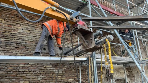 Sanierungsarbeiten an der Stadtmauer Breisach