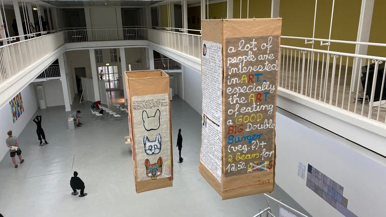 Die Biennale für Freiburg 2 geht bis Ende Juli. An 12 Standorten im Freiburger Stadtraum sind Kunstwerke ausgestellt.