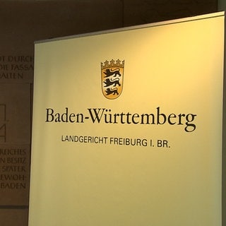 Schild "Landgericht Freiburg"