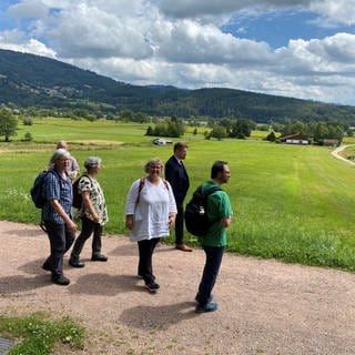 Bischöfin Heike Springhart unterwegs in ihrer alten Heimat im Kreis Lörrach.