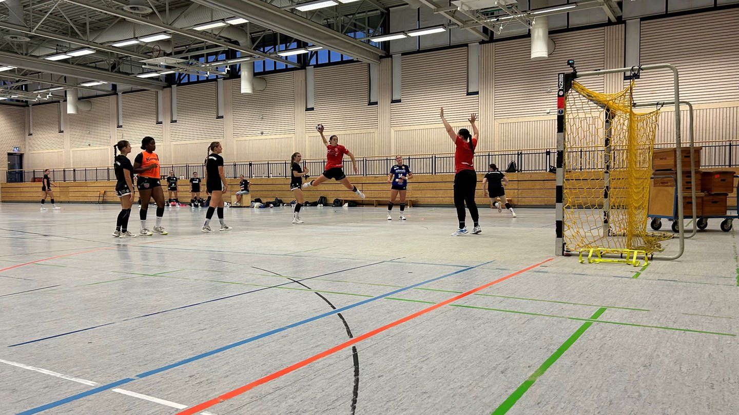 Zum Saisonauftakt gegen Leipzig musste sich die Handballerinnen der HSG Freiburg mit einem Unentschieden begnügen