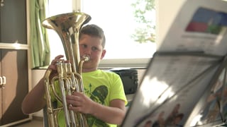 Schüler am Euphonium