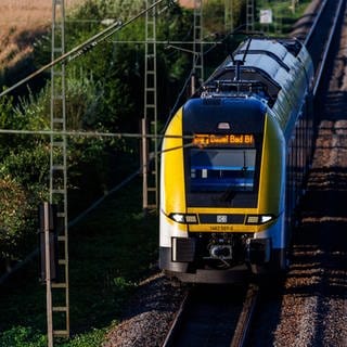 Die Deutsche Bahn präsentiert in einer Studie die Vorteile des Ausbaus der Rheintalbahn. 