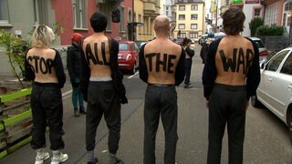 In Freiburg hat es eine Tanzaktion für den Frieden gegeben.