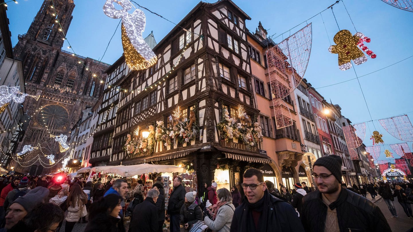 Der Straßburger Weihnachtsmarkt (Archivbild) ist einer der ältesten Weihnachtsmärkte Europas und zieht jedes Jahr Besucher mehr als zwei Millionen Besucher an.