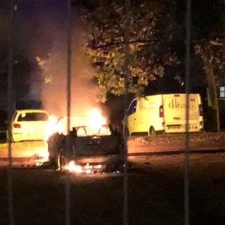 In ettlichen Stadtvierteln müssen Straßburgerinnen und Straßburger an Silvester wieder um ihre Autos fürchten. 