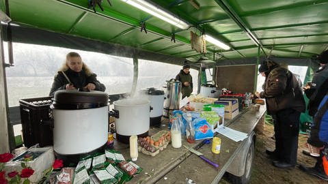 Basislager beim Mundenhof für Bauernproteste Freiburg, Essenausgabe
