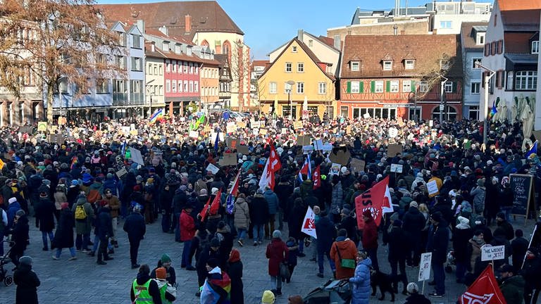 Rund 5000 Teilnehmende sollen laut Polizei am Samstagmittag in der Offenburger Innenstadt demonstriert haben.