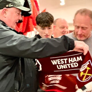 Westham-Fans im SCFreiburg-Fanshop