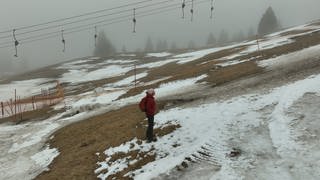 Zu warm, zu wenig Schnee: Den Liftbetreibern am Feldberg droht die Insolvenz. Trotz Krise wollen die Verantwortlichen 40 bis 50 Millionen Euro investieren und so das Skigebiet retten.