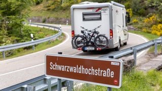 Wohnmobil auf der Schwarzwaldhochstraße (B500)