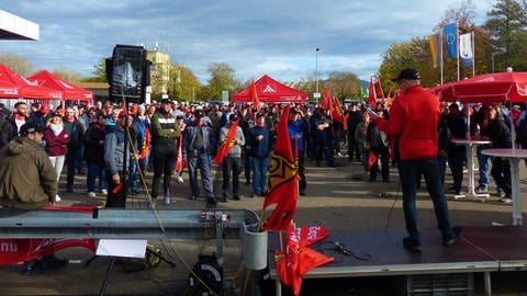 Die Gewerkschaft IG Metall hatte in Teningen (Kreis Emmendingen) zum Warnstreik aufgerufen.
