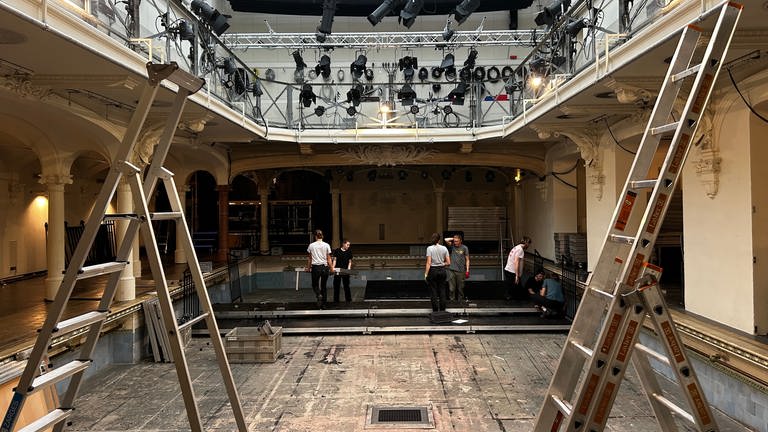 Umbau im ehemaligen Freiburger Marienbad - heute ein Theatersaal