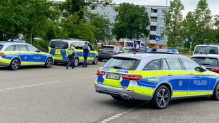 Zahlreiche Polizisten waren in Kehl an der Berufsschule im Einsatz