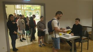 Mehr als 800 Kandidierende auf 20 Listen: Wer in Freiburg zur Wahl geht, hat 48 Stimmen.