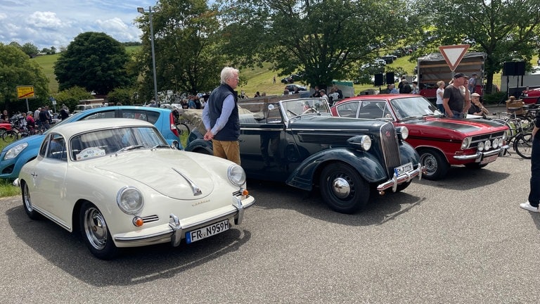 Autos aus verschiedenen Epochen konnten beim 20. Veteranen-Festival Südbaden in Freiamt bestaunt werden.