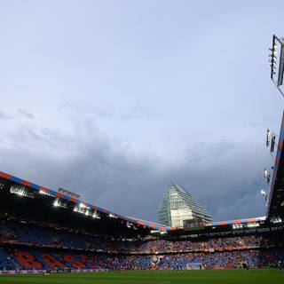 Im St. Jakob-Stadion in Basel wird die Frauen-EM 2025 eröffnet. 