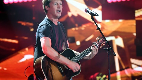 Der britische Sänger James Blunt beschließt am 4. August das Stimmen-Festival mit einem Konzert auf dem Vitra Campus in Weil am Rhein.