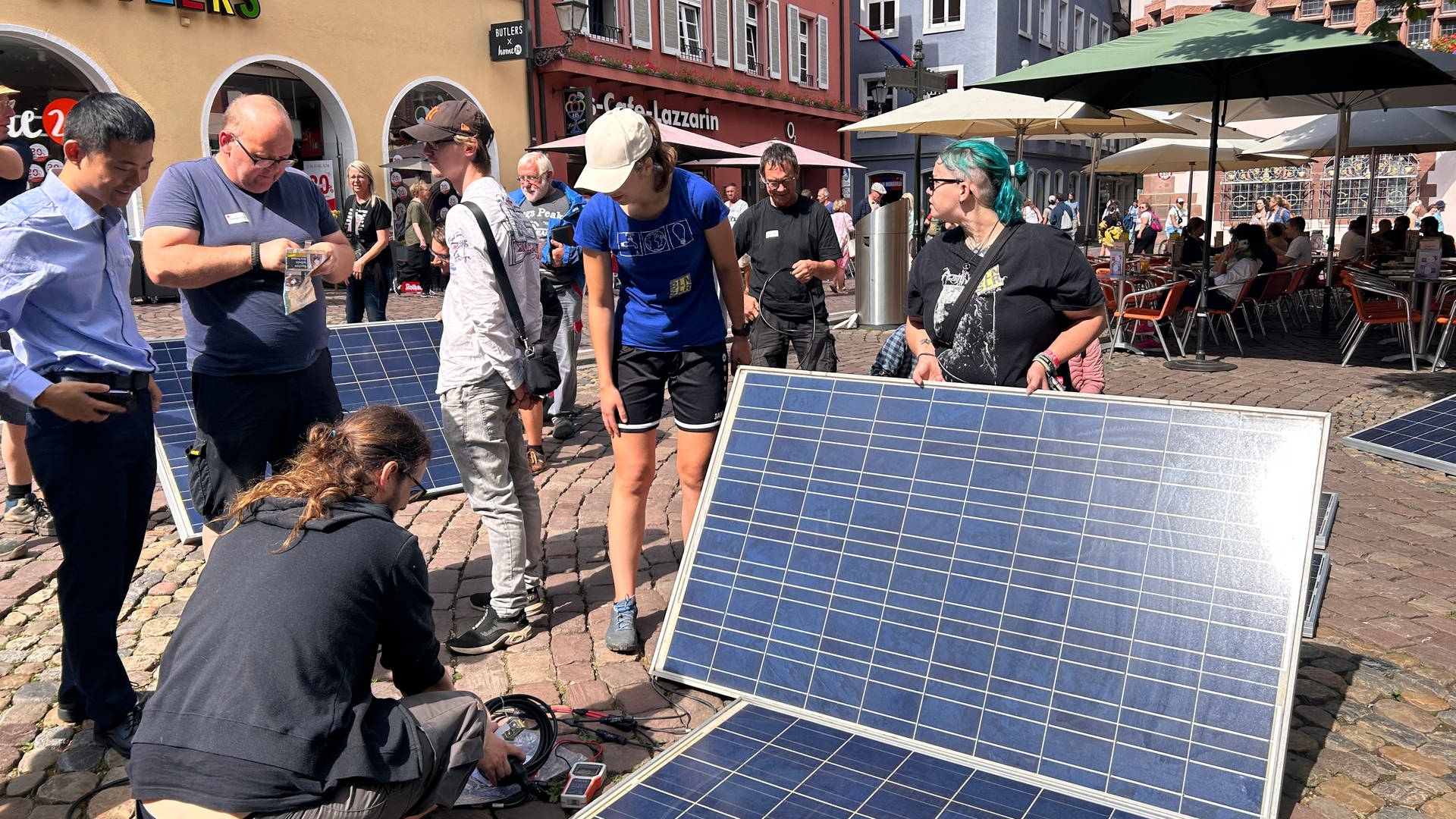 Rekordversuch: Freiburger Solar-Verein veranstaltet Massen-Upcycling