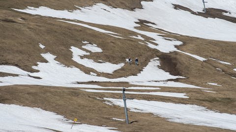 Feldberg nur zum Teil schneebedeckt