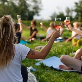 Yoga und Wein