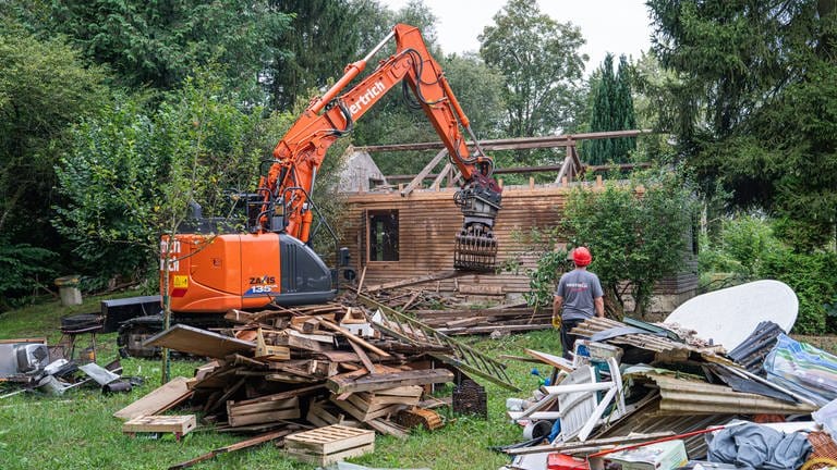 Im Sundheimer Grund haben sich manche Pächterinnen und Pächter auf ihren Parzellen stattliche Wochenendhäuser gebaut.