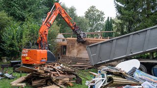 Im Sundheimer Grund haben sich manche Pächterinnen und Pächter auf ihren Parzellen stattliche Wochenendhäuser gebaut.