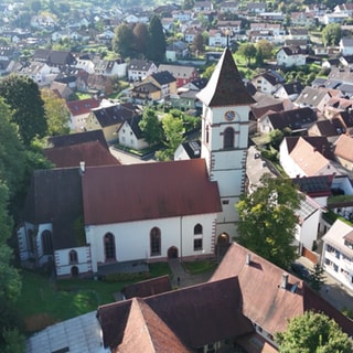 Um 46 Zentimeter hat sich der Kirchturm von Malterdingen schon bewegt über die Jahrhunderte.