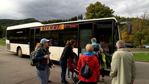 Im Schwarzwald bleiben die Gleise leer. An einem Abschnitt droht ein Hangrutsch.