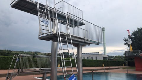 Der Nichtschwimmer war im Lörracher Parkschwimmbad in das Sprungbecken gesprungen.