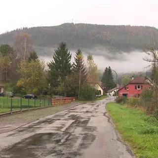 Vor einem Jahr war die 15-jährige Lina auf dem Weg nach Straßburg verschwunden. Die Polizei hat nun die Leiche der Jugendlichen gefunden. Der mutmaßliche Täter ist tot.